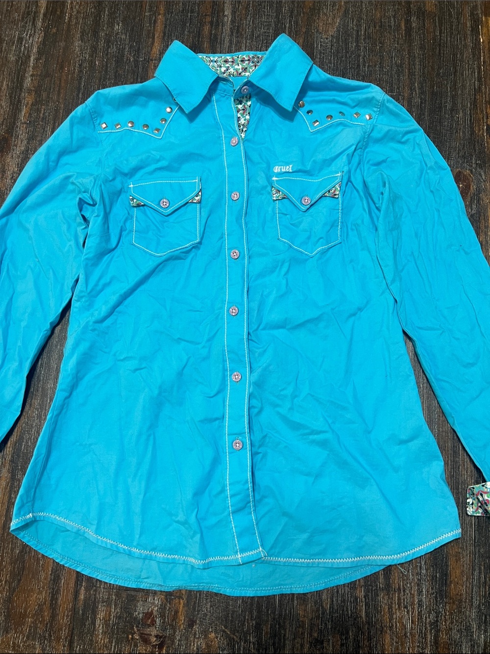 Western-Style Classic Fit Turquoise Button-Down Shirt with Stud Accents